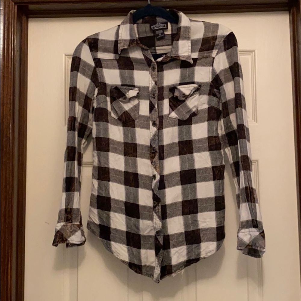 Cute and comfy Women’s Flannel size Medium